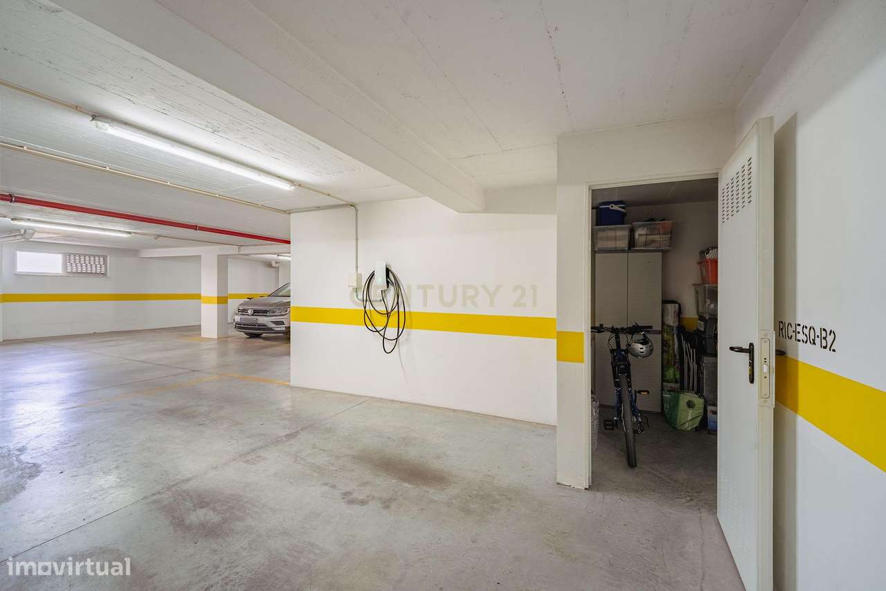 Apartamento T2 Duplex com terraço em condomínio privado-51