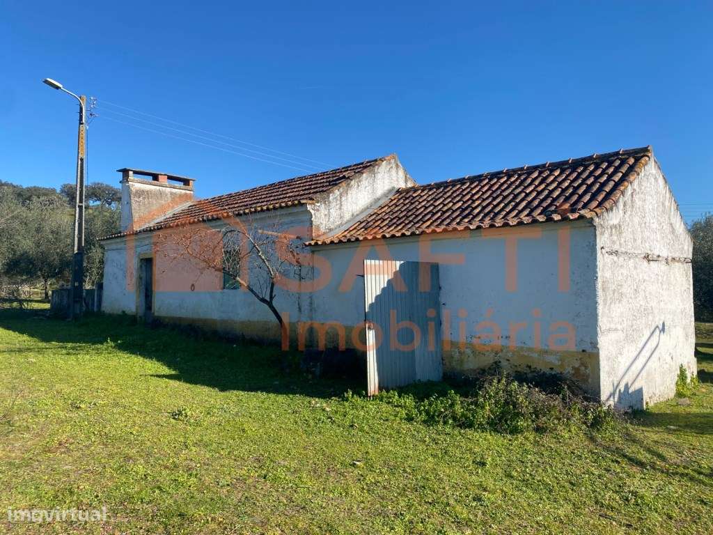 Pequena quinta com casa por recuperar/expandir em 7,9 ha. - Grande imagem: 4/36