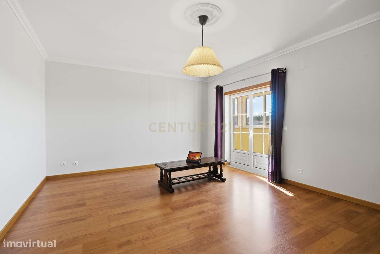 Moradia T5 com Garagem e Piscina em Miragaia, Lourinhã-33