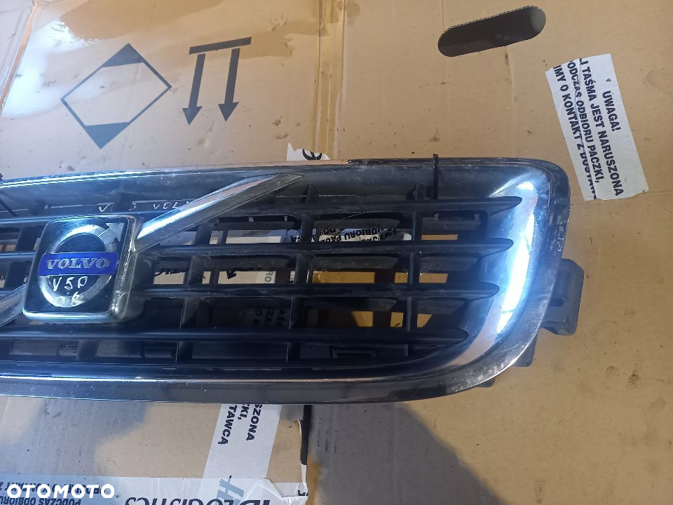 Atrapa grill plus kratka środkowa Volvo V50 06' 30744911  30744915 - 2