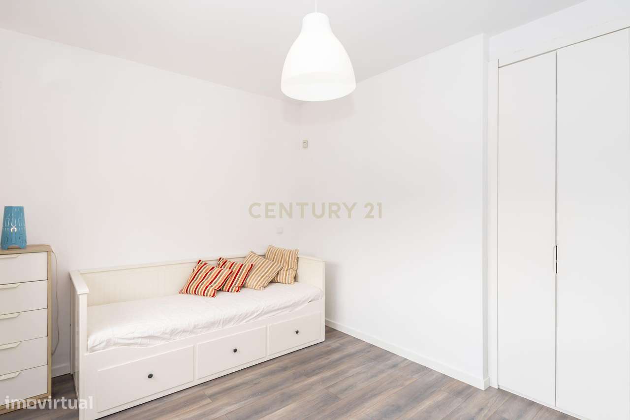 Moradia Isolada T4 de Prestígio – Bairro de São João, Sobreda-25