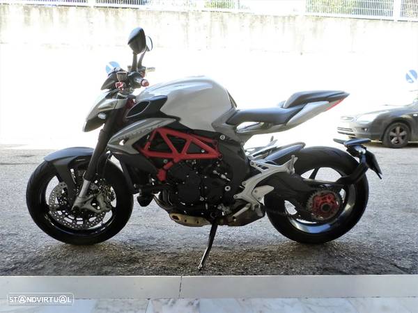 MV Agusta Brutale 800 - 10