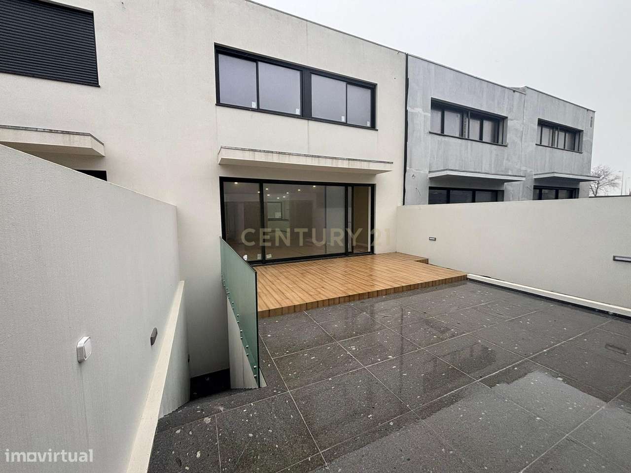 Lote 9 junto à Rua Oriental e A28, para construção de moradia - Grande imagem: 2/18