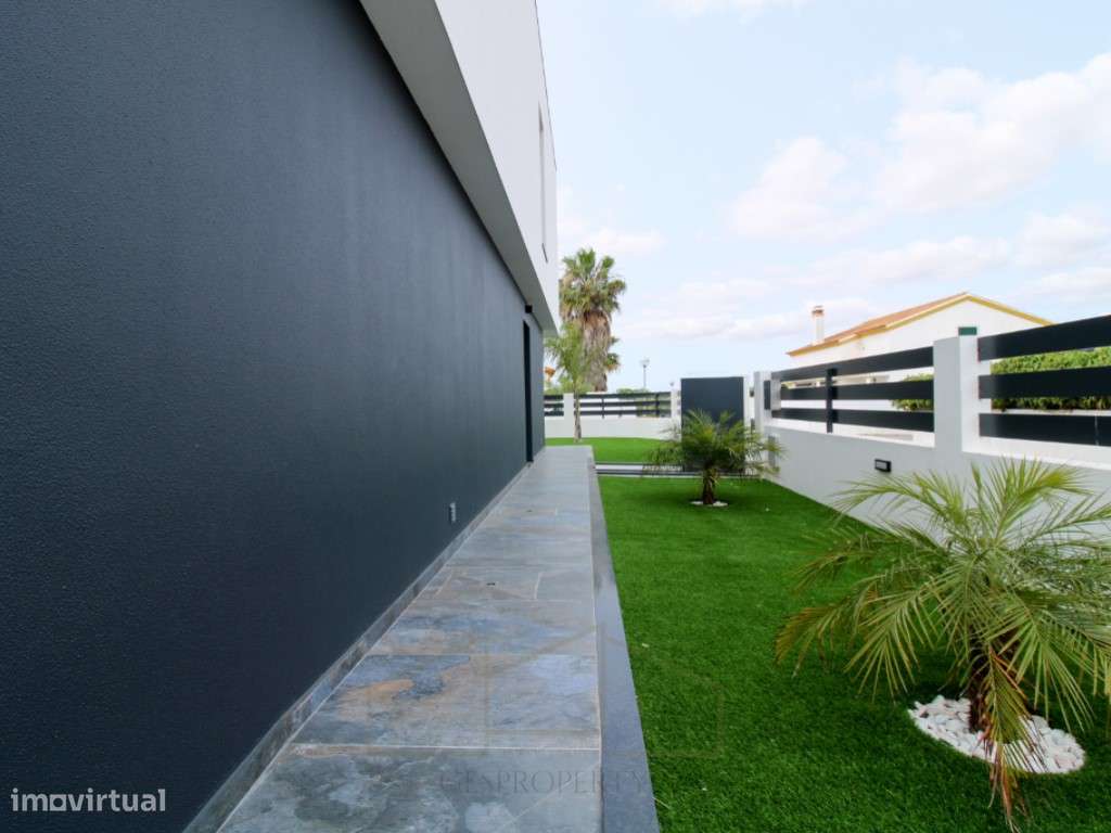 Moradia Isolada T4 - inserida em lote 420m2 - Aldeias de Irmaos - A...-54