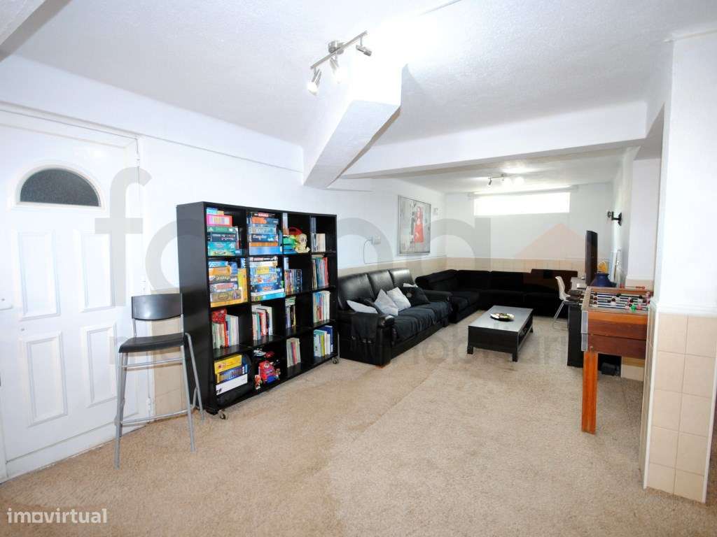 **Oportunidade Única: Moradia T6 à Venda!**-45