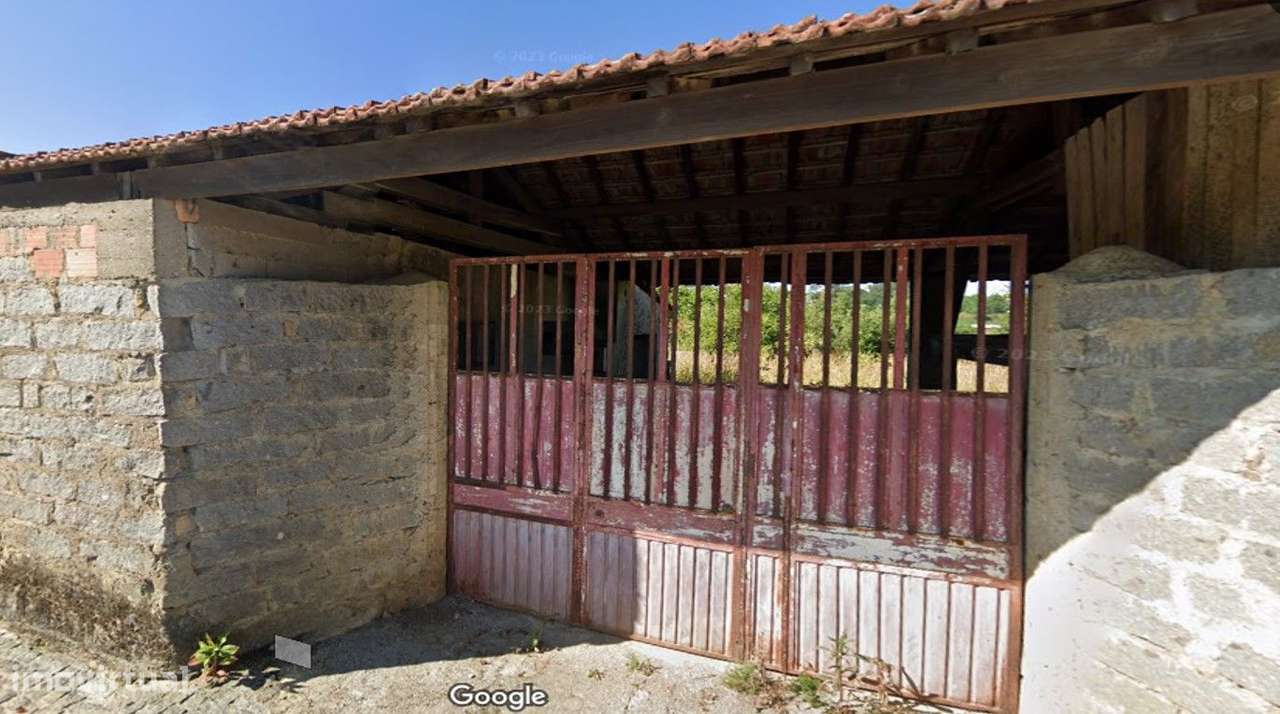 Moradia com terreno de 22.630m2 em Santa Eugénia, Barcelos - Grande imagem: 2/5