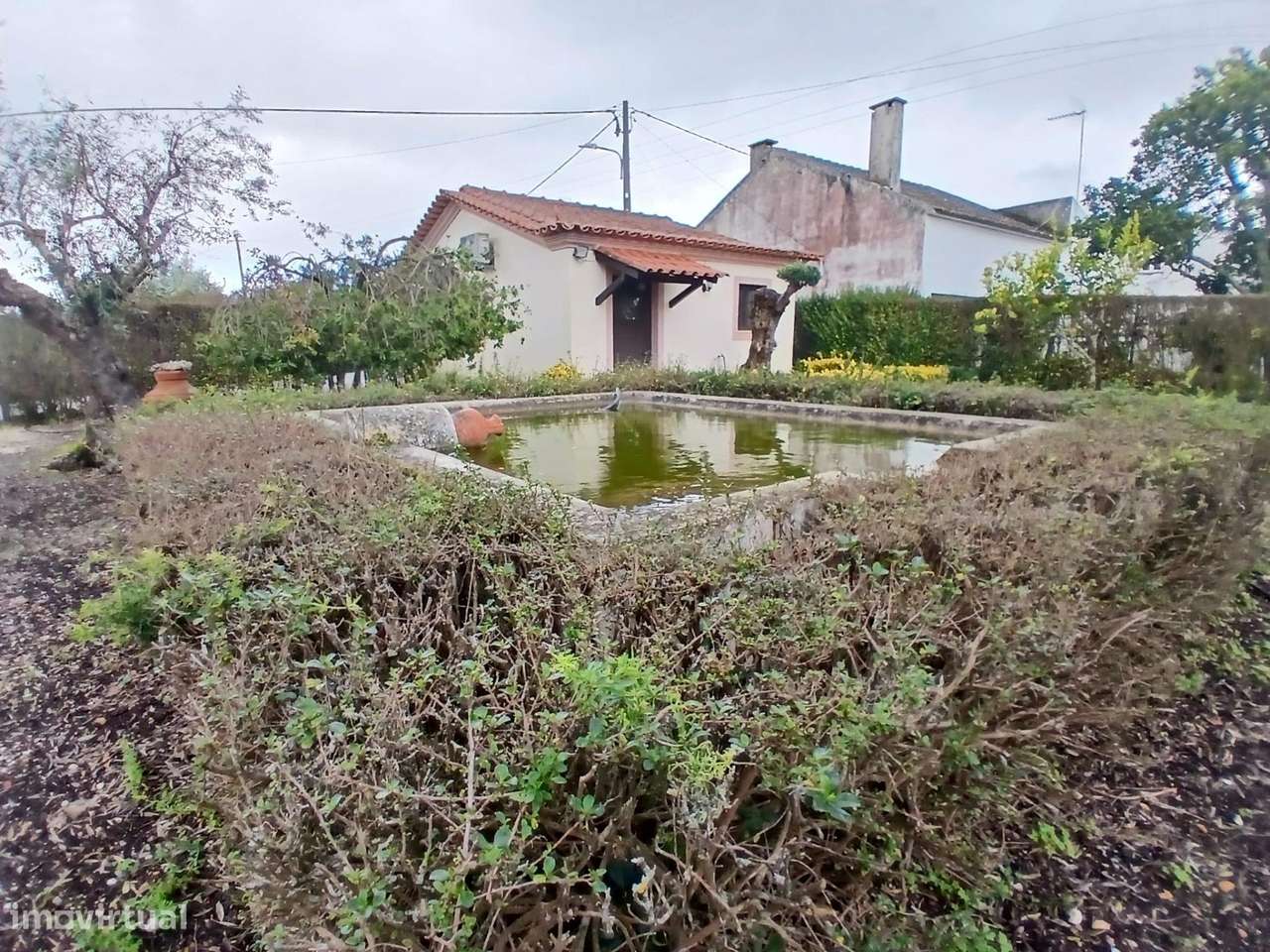 Moradia T4 com Piscina e Terreno Próxima de Constância-15