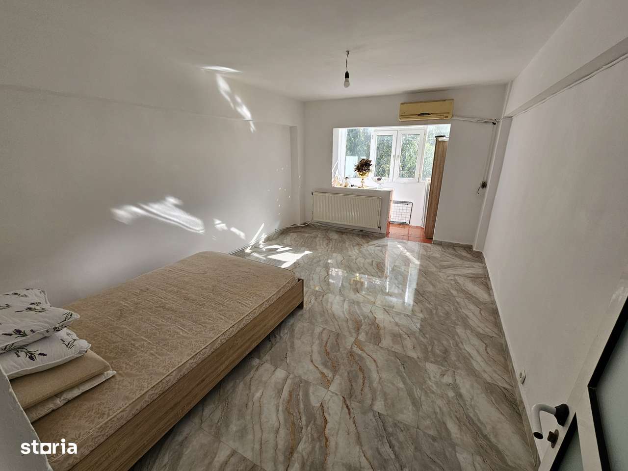 Vand ap cu 2 camere zona policlinica 2-4