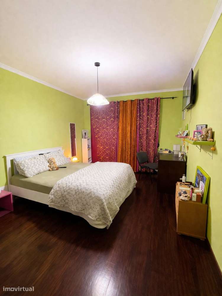 Apartamento T2 | Lugar Garagem | Elevador | São Cosme | Exclusivo-8