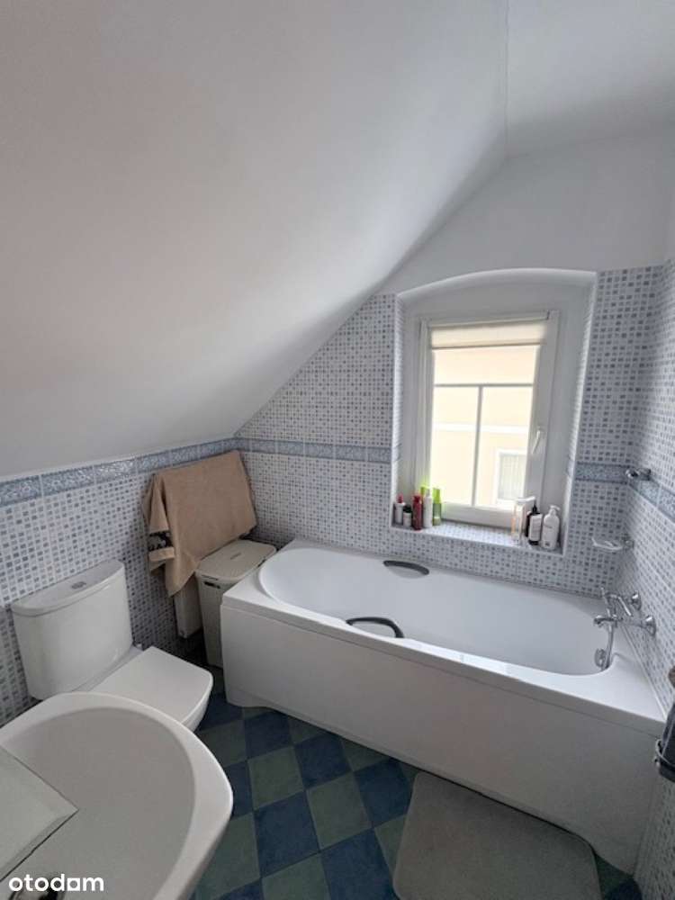 Ładny dom w willowej części Sobieszowa, wygodny,gotowy do zamieszkania-14