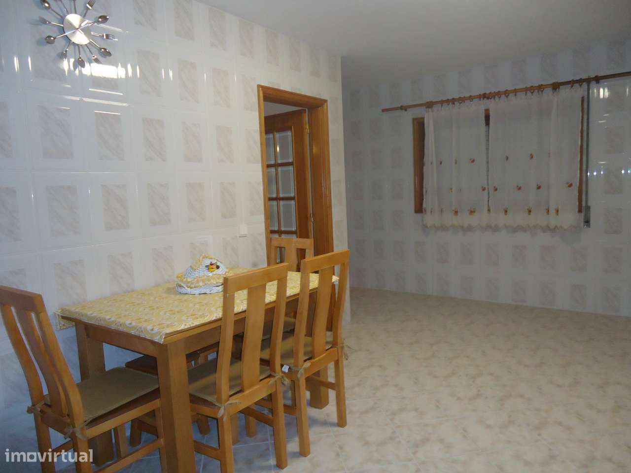 Apartamento T2 com grandes áreas, próximo do Picôto - Mozelos-7
