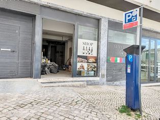 Loja para Venda em Lisboa - 212m² com Estacionamento