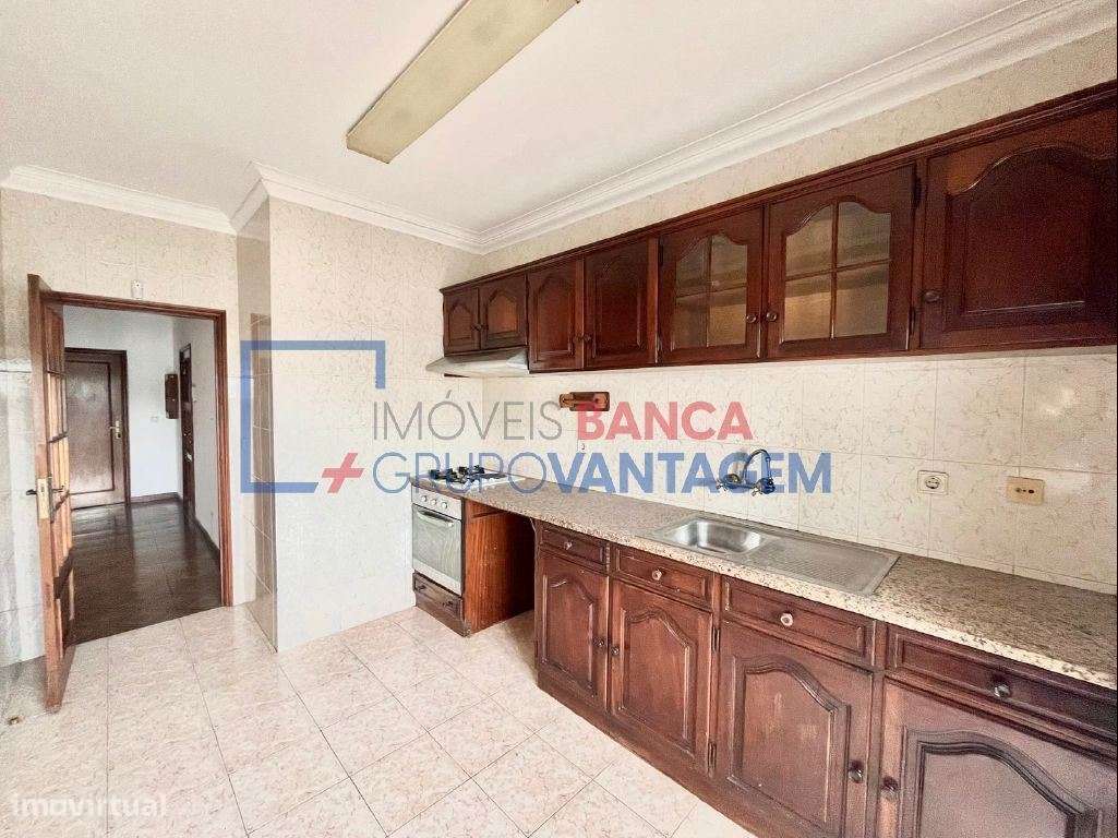 APARTAMENTO T2 C/ GARAGEM FECHADA - GONDOMAR - Grande imagem: 4/13