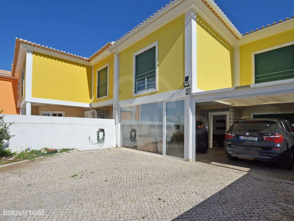 Moradia T4+2 com piscina na Urb. Lombas (São Domingos de Rana)-6