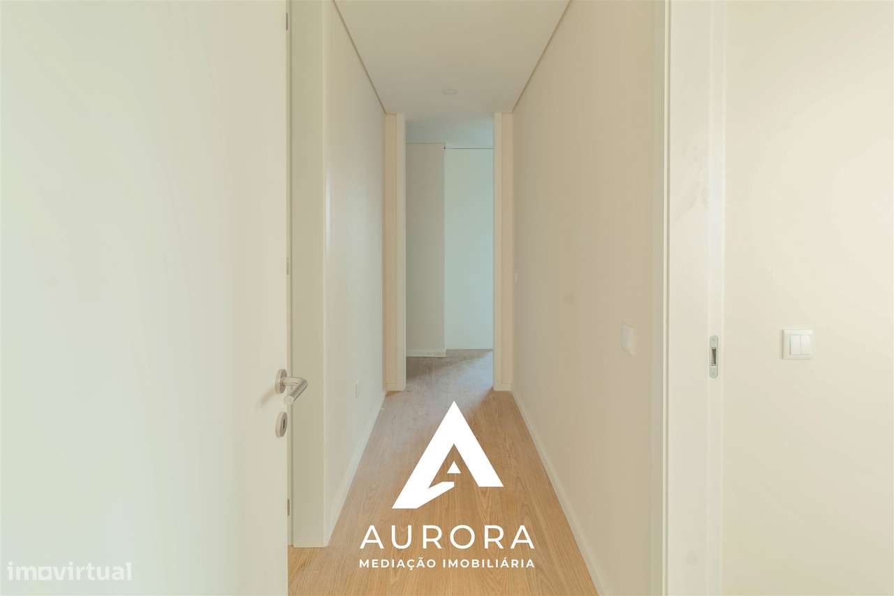 Apartamento T2 Sul/Poente 104m2 úteis + lugar de garagem Espinho-2