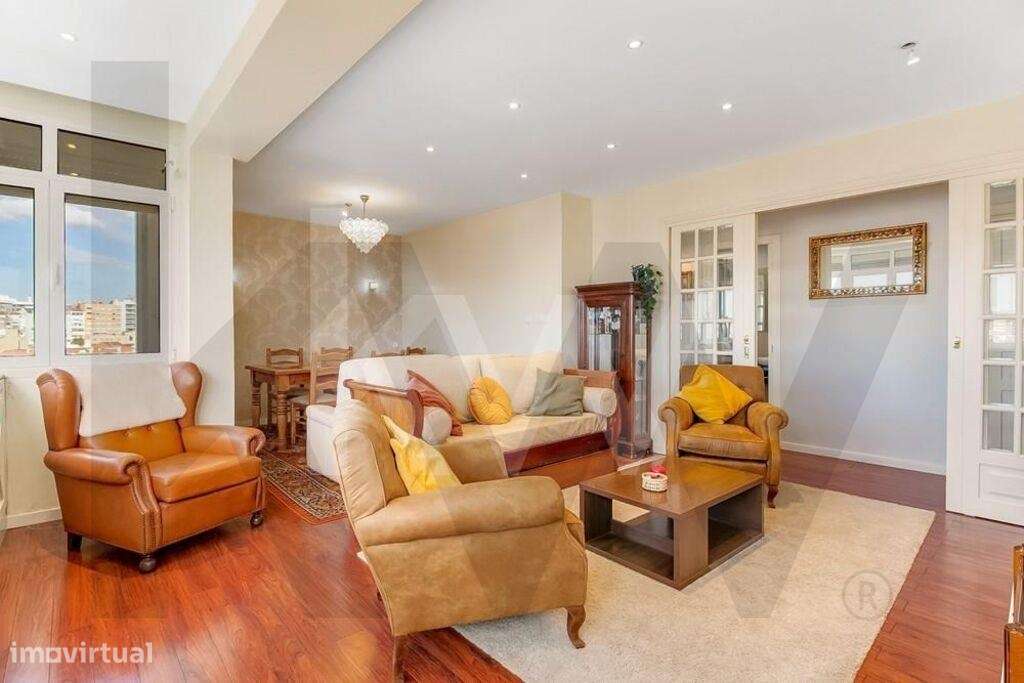 Arrenda T2 mobilado e equipado com estacionamento em São Domingos de B - Grande imagem: 4/39