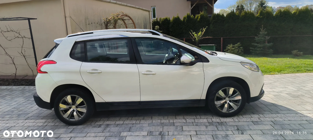 Peugeot 2008 1.2 VTi Allure - 4