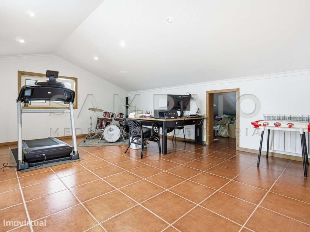 Moradia T4 - Jovim!-33