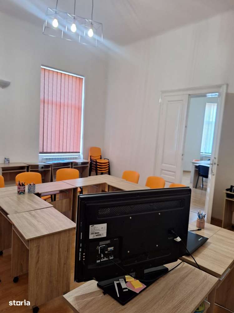 Ultracentral Oradea - 3 camere ,pretabil Birou sau locuință,99 mp - Imagine principală: 3/20