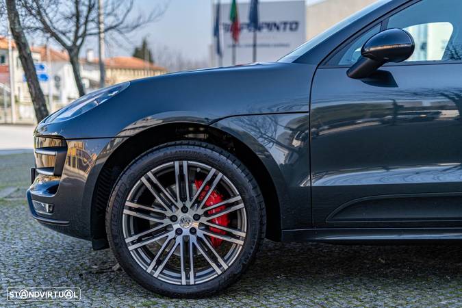 Porsche Macan Turbo - 59