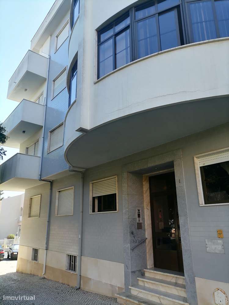 T3 Centro de Queijas, Oeiras. Com Parqueamento e Arrecadação.-55