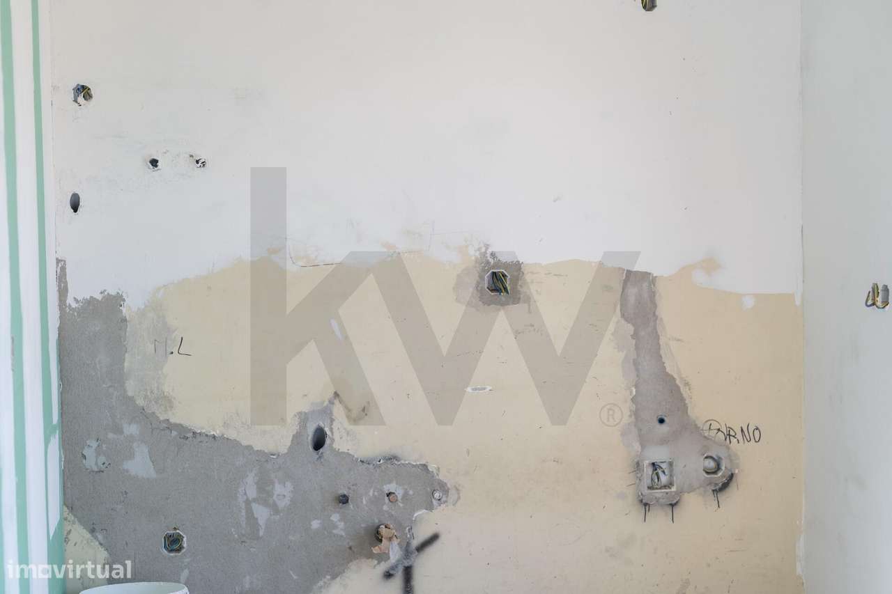 Apartamento T2 Transformado em 3 Estúdios – Bairro Norton de Matos, Co-27