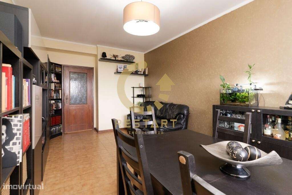 T2 - Parcialmente Renovado - Localização Premium - Vila Nova de Gaia-7