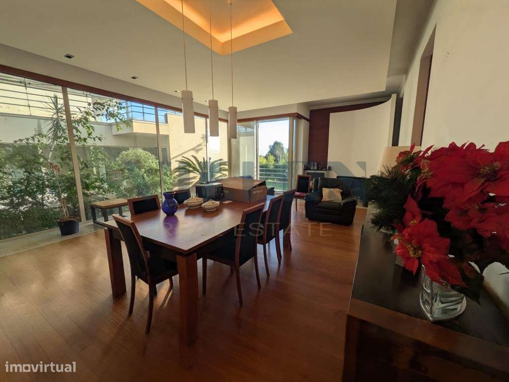 Moradia T5 de Luxo em São Romão do Coronado-12