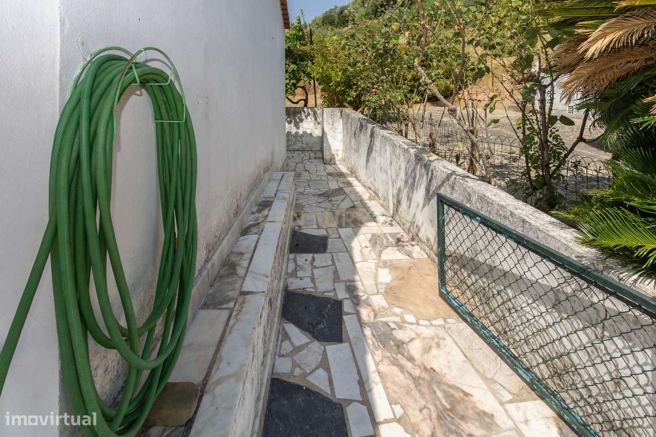 Moradia T2 com Terreno 7600m2 em Tomar-21