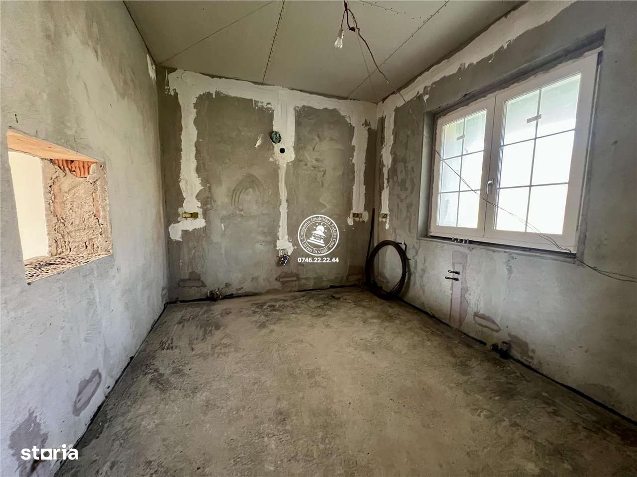 Vila cu 3 camere, 2 bai si 1000mp de teren de vanzare - Imagine principală: 3/7