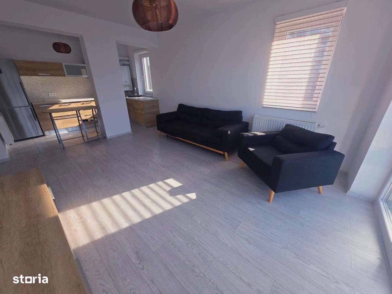 Vand 2 camere tip open space cu boxa si parcare zona Coresi-2