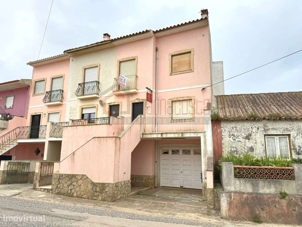 Moradia T3 com Garagem no Lugar da Estrada-18