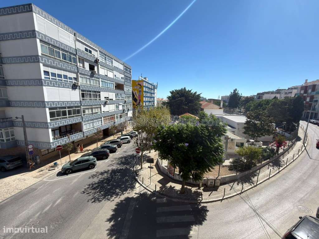 Apartamento no centro de Sesimbra para remodelação-0