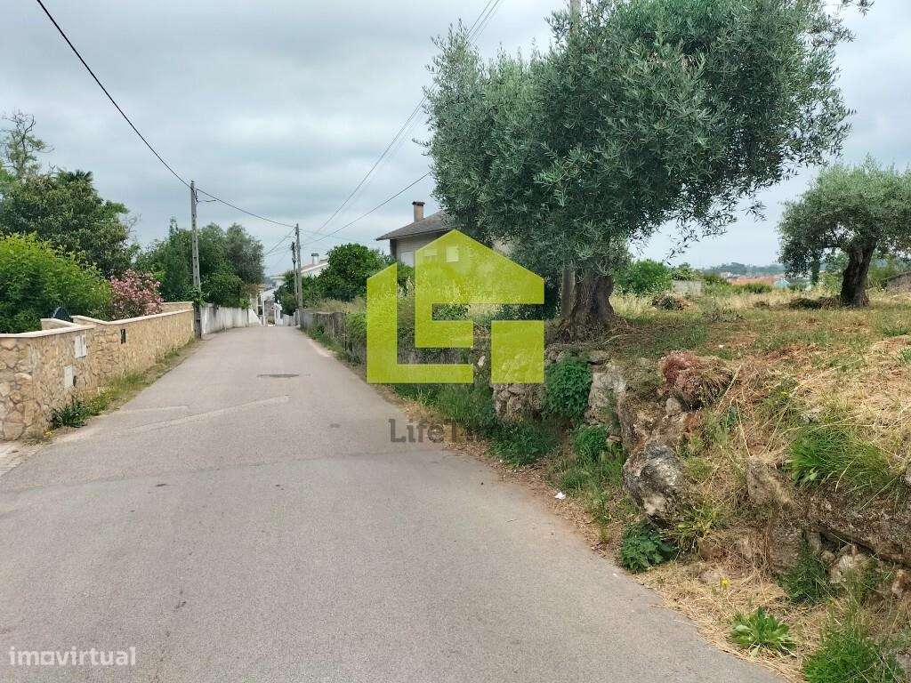 Terreno rustico, com viabilidade de construção - Grande imagem: 2/16