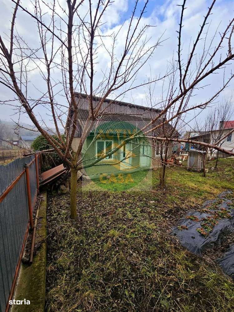 Casa de vanzare - Imagine principală: 2/10