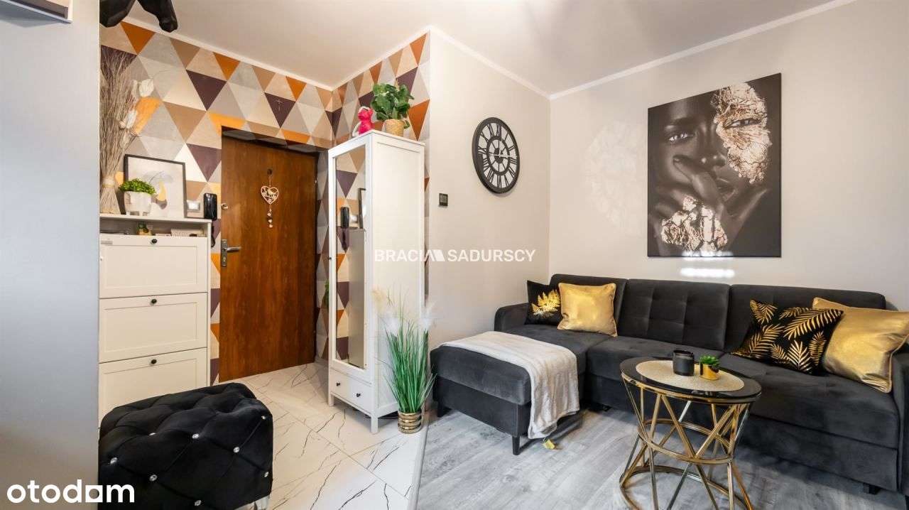 Tauron Arena, tramwaj, kawalerka do wejścia-2