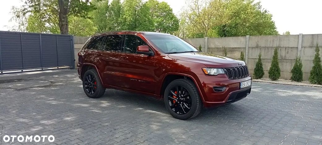 Jeep Grand Cherokee - 1