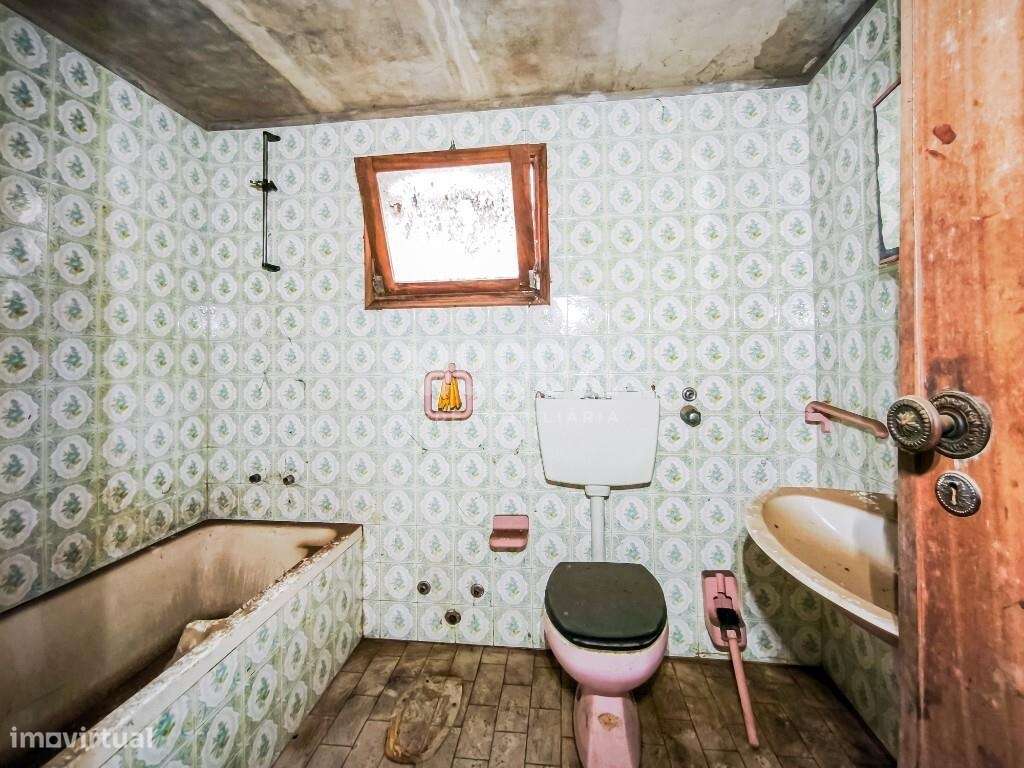 Moradia T2+1 para restauro a 10min Aveiro-8