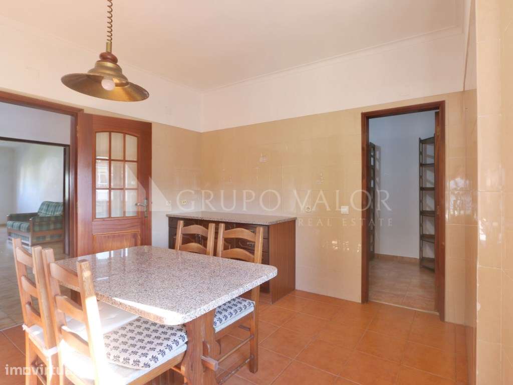 Apartamento T2 com Arrecadação, em Mem Martins-5