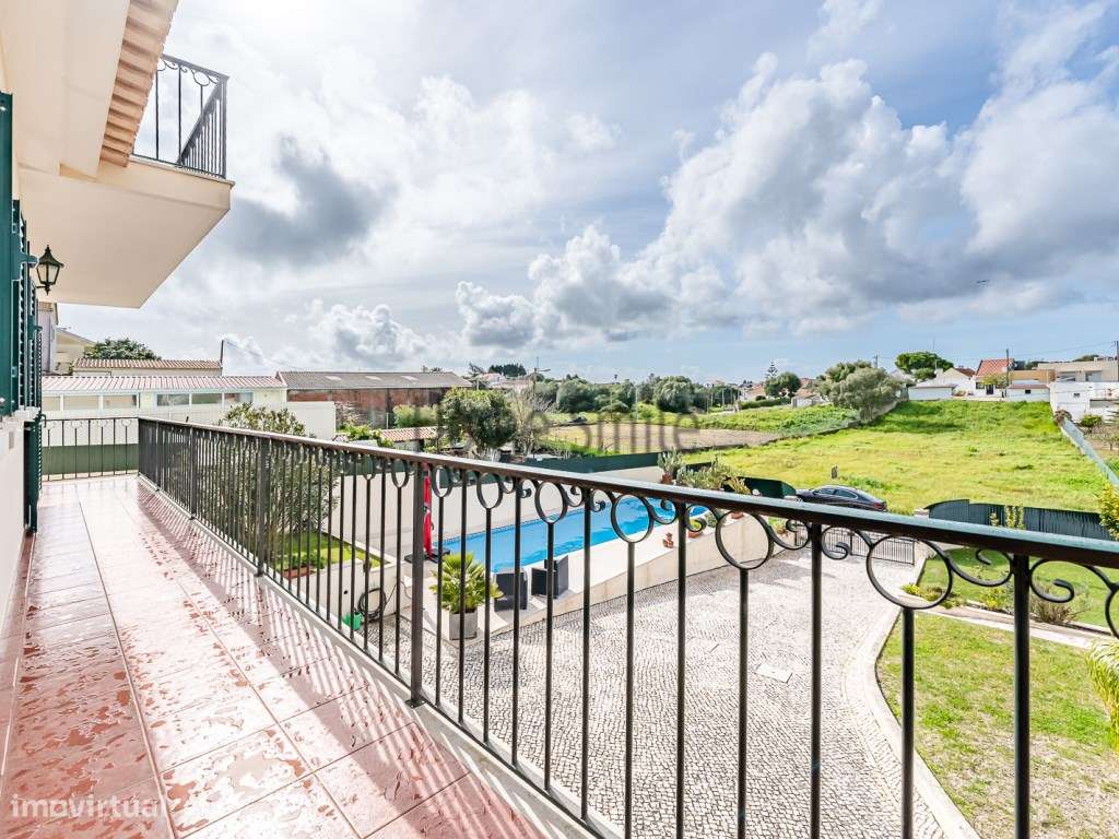 MORADIA COM PISCINA. EXCELENTE QUALIDADE-28