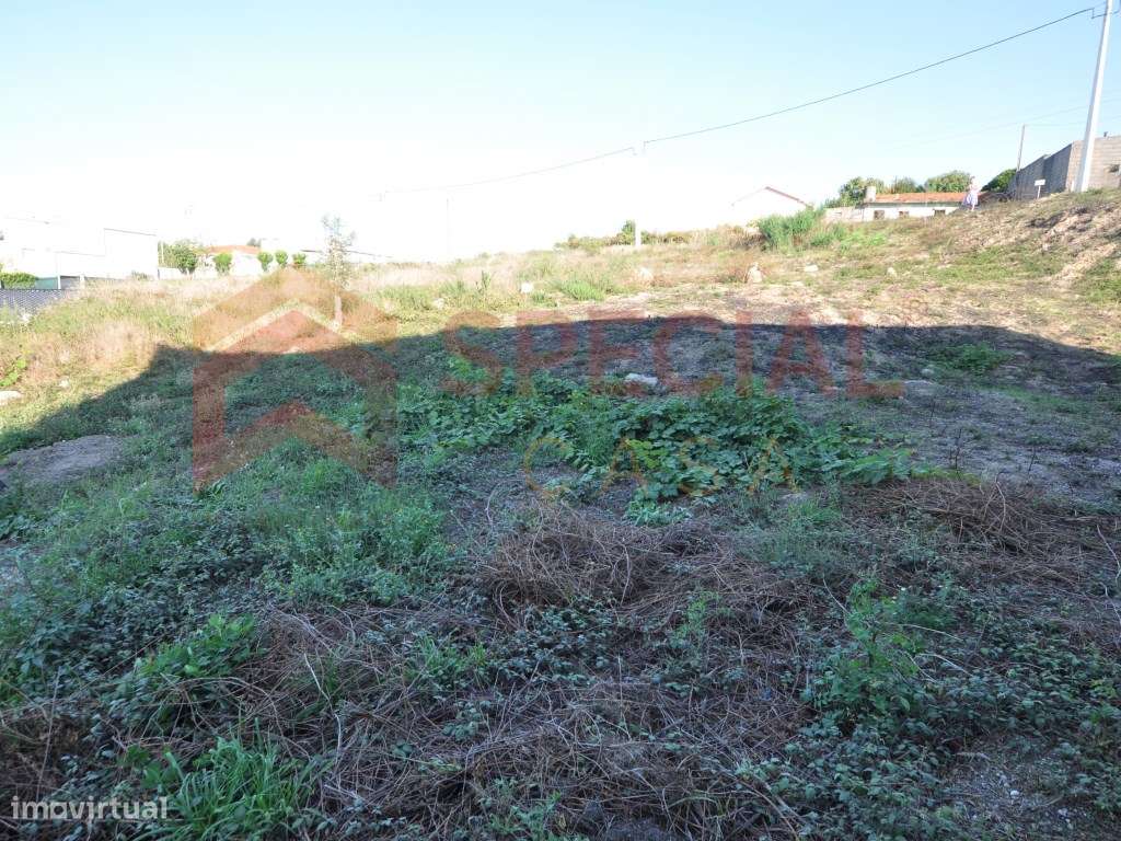 Terreno com 1.270m2, em Paredes - Grande imagem: 4/10