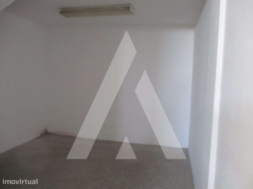 Loja no centro de Oliveira do Bairro - Grande imagem: 3/7