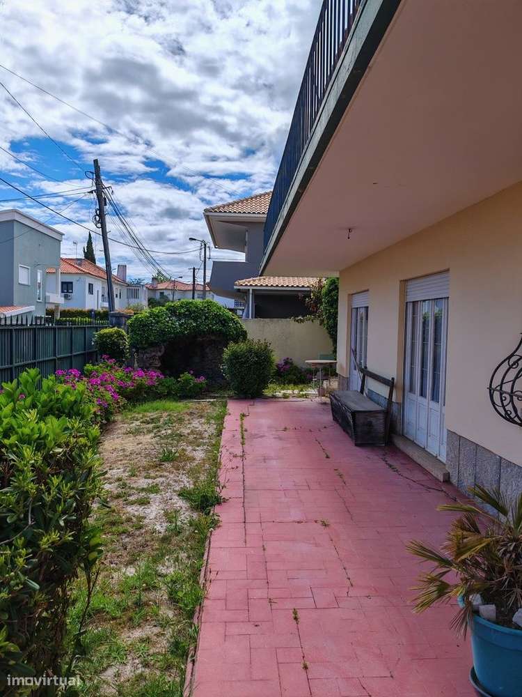 Moradia em bairro calmo de moradias - São João Estoril-3