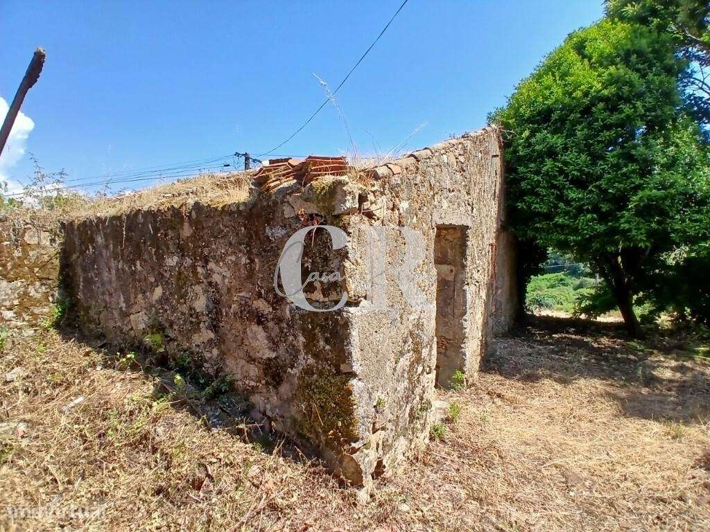 Propriedade com charme histórico, natureza e projeto aprovado em Figue-14