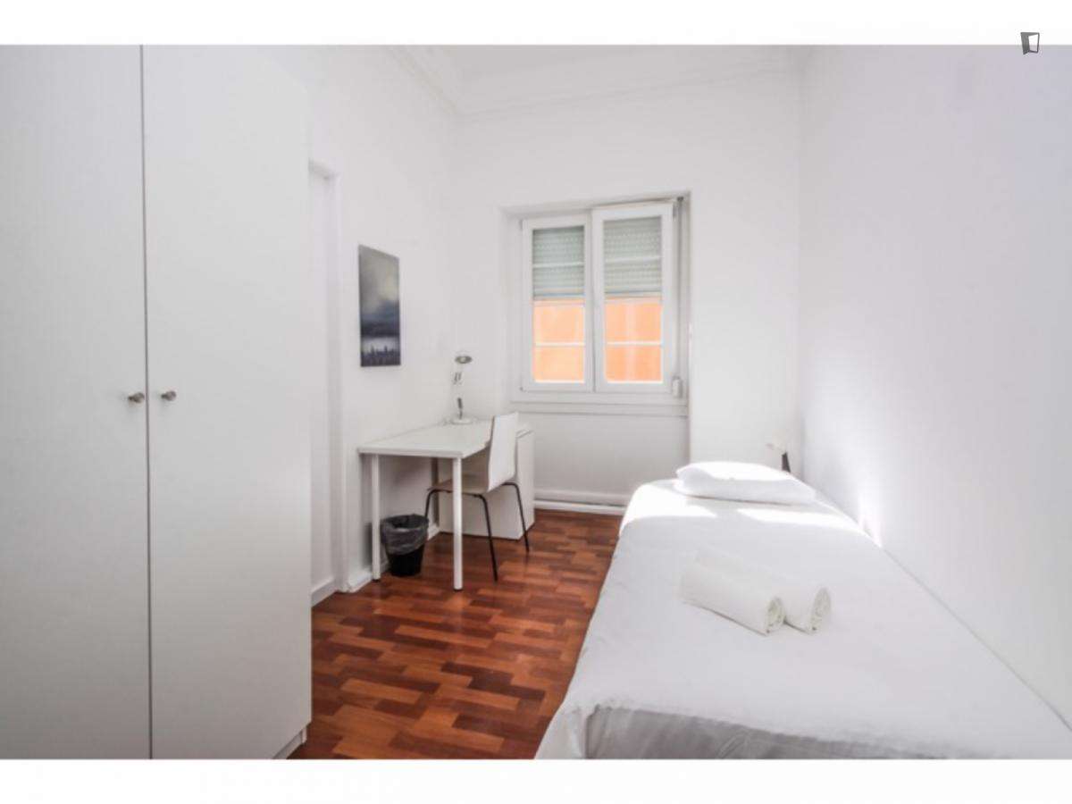 Quarto - localizado em Alameda Lisbon - Grande imagem: 5/6