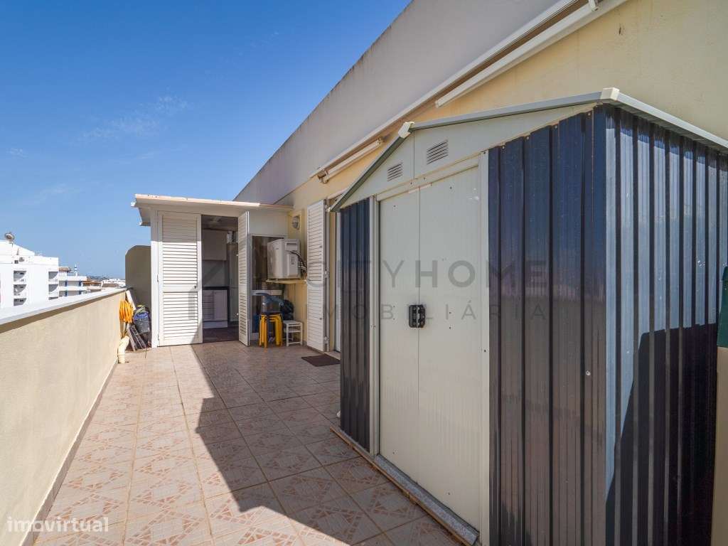 Apartamento T3 Duplex Renovado com Vista Mar-31