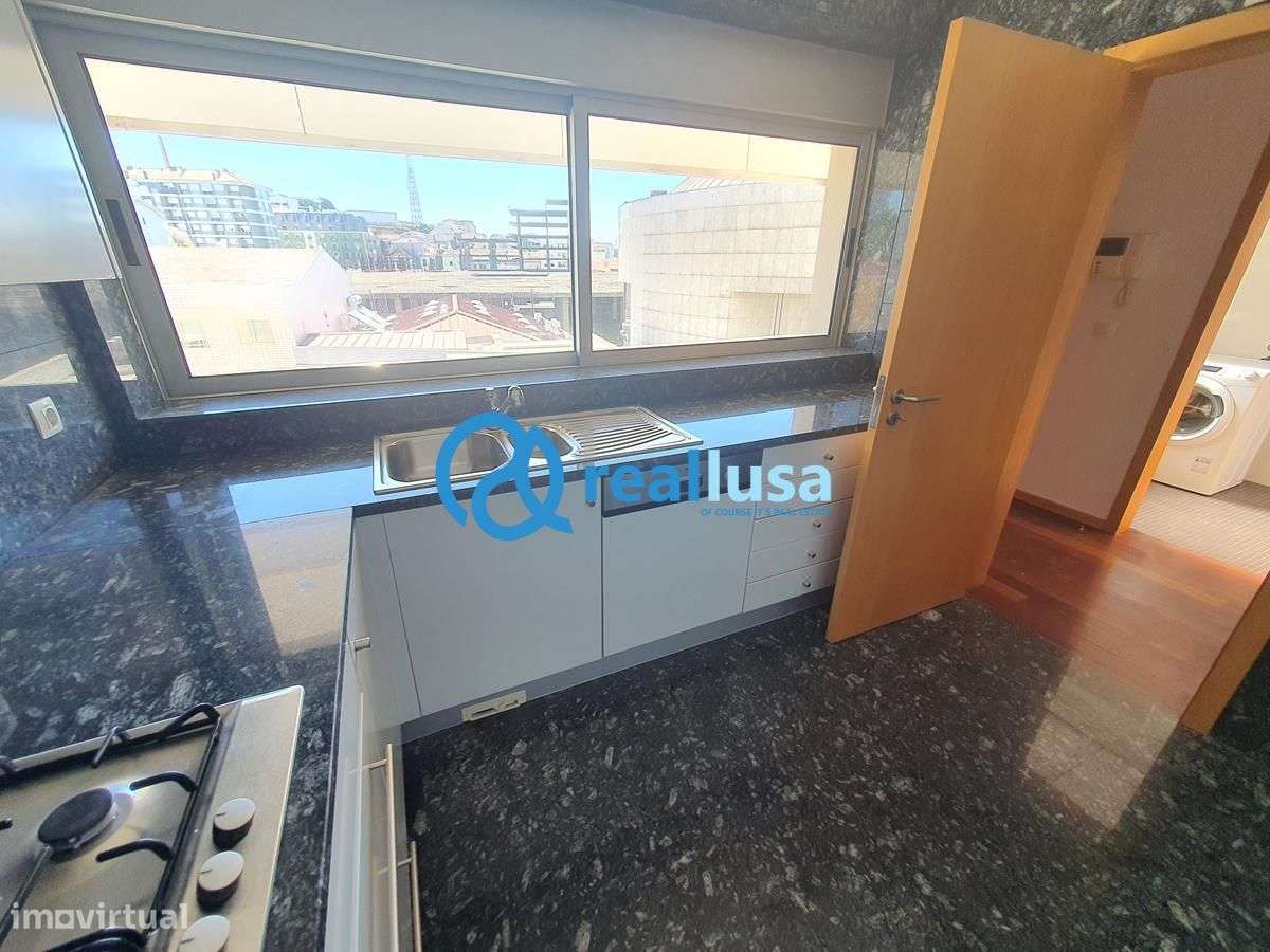 Apartamento T3 Duplex c/ garagem Bonfim Porto-1