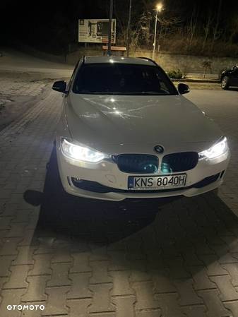 BMW Seria 3 318d xDrive Touring - 6