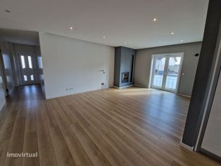 Apartamento T3 renovado em Vila Nova de Anha com logradouro - Grande imagem: 2/10