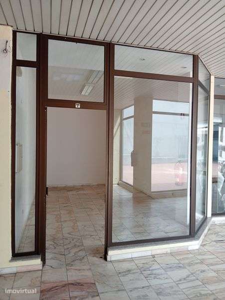 Arrendo loja em Vale de Cambra na Galeria do Mercado - Grande imagem: 5/8